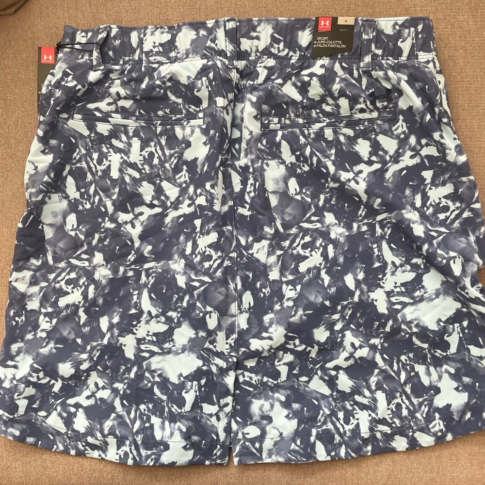 Women’s size 10 Under Armour skort.